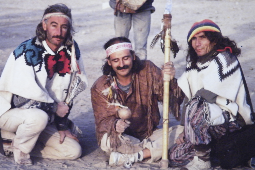 Peregrinaje a Wirikuta, Xavier Karasussan, Emilio Fiel y Alberto Ruz, Foto Svante, Real de 14, México, 1981.